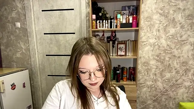 Chat +18 de TomokoHylinski ao vivo