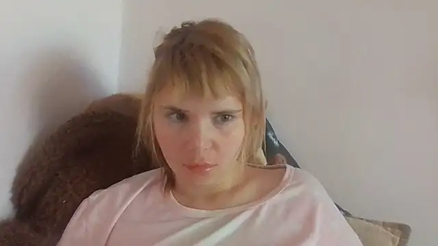 HornyElena Chat XXX in diretta