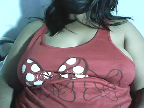 Artinah22 লাইভ XXX চ্যাট