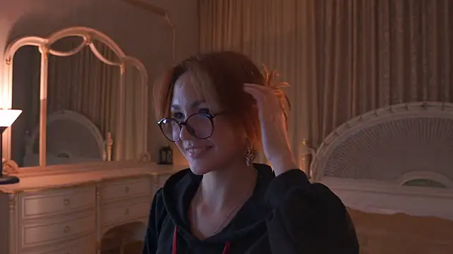 FrediaPfeiff - play with my ttis close up & tease u <3