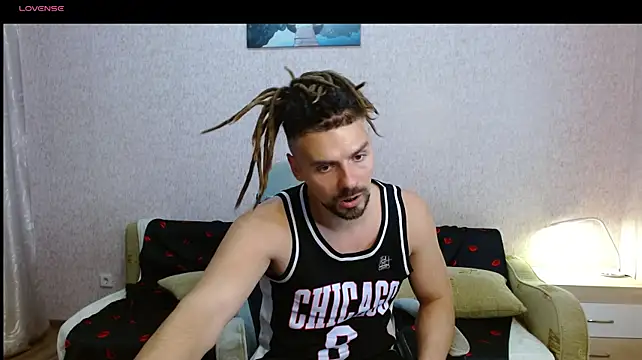Онлайн чат XXX Aestheticguy101