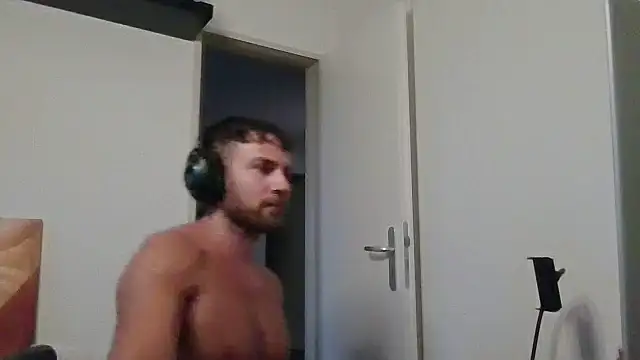 alpha-hunk Chat XXX in diretta