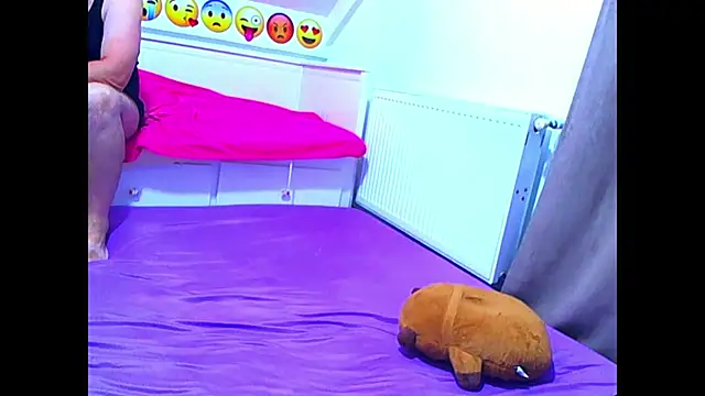 הופעת וובקאם של evehotty
