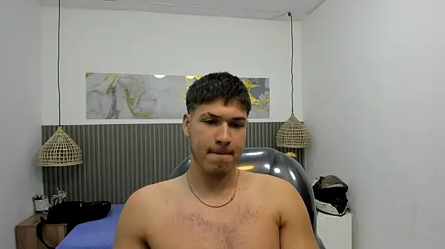 Chat +18 de AlessandroFranco ao vivo