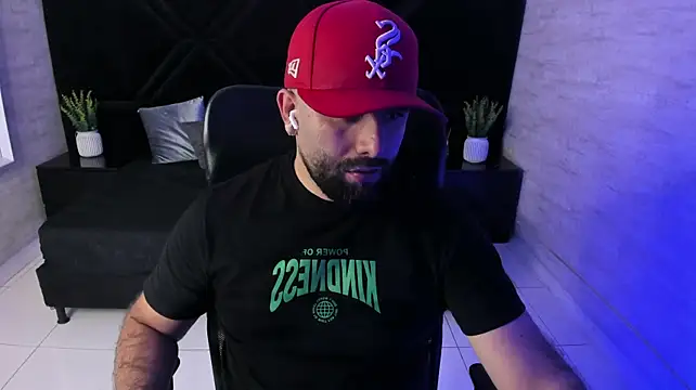 XXX chat uživo modela jhon_bear03