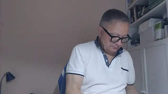 YOU6meのライブXXXチャット