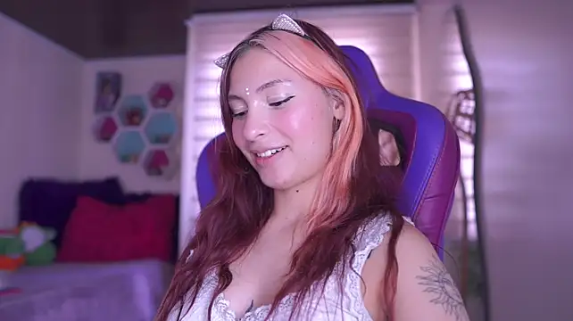 Rebecah_1のライブXXXチャット