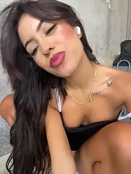 MystiqueXXX Chat XXX live