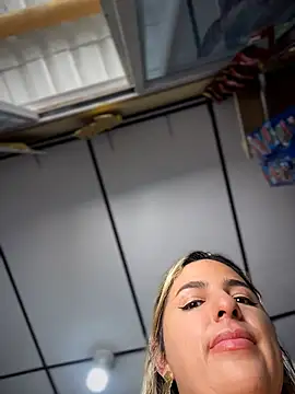 Sammyqueenx21 - full naked at the storee squirt