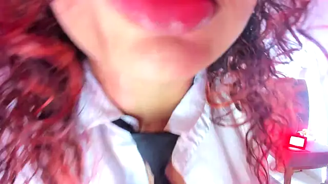 Chatroom XXX en direct de Emily_Coper18