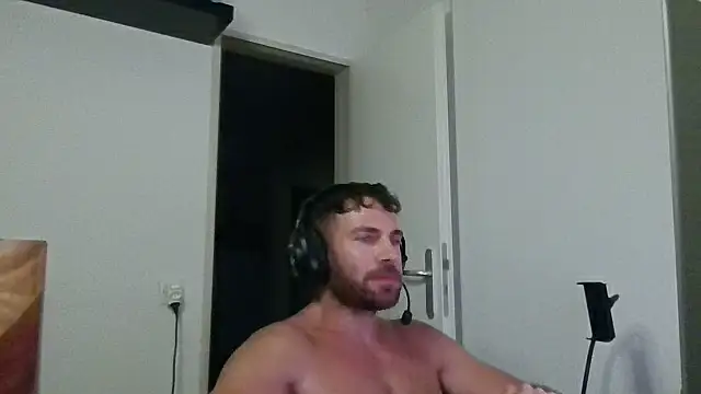 alpha-hunk Chat XXX live