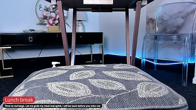 Chatroom XXX en direct de Maddyluxe