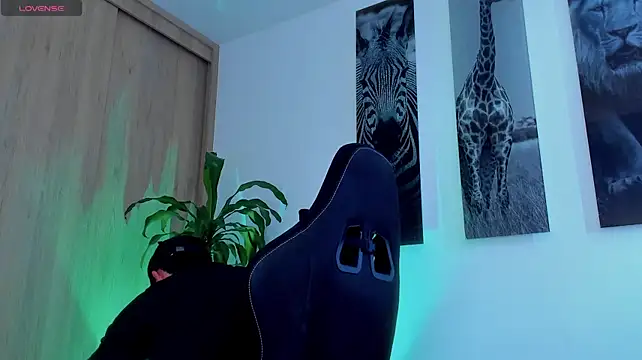 Santos_ramirez1のライブXXXチャット