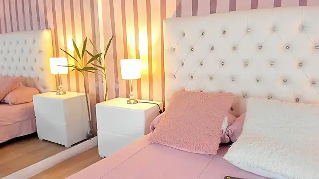 Mia-Stonesn Live XXX chat