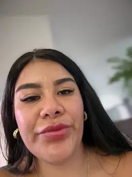 Issane_Peru 现场XXX聊天