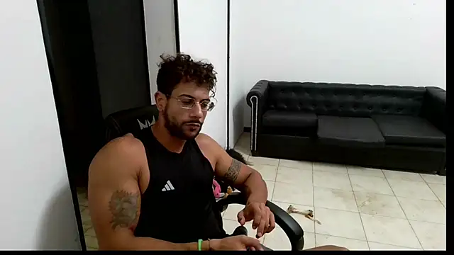 ItalianShadow Chat XXX live