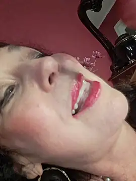 GypsyEsmeralda's Live XXX Chat