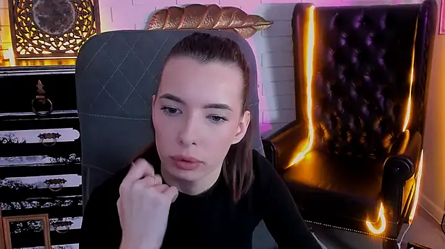 ElzaMadison Adlı Modelin Canlı XXX Sohbeti
