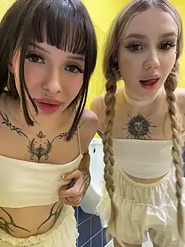 Babydolll - ZOE MASSAGE ASS SOPHIE W OPEN DOOR🚽