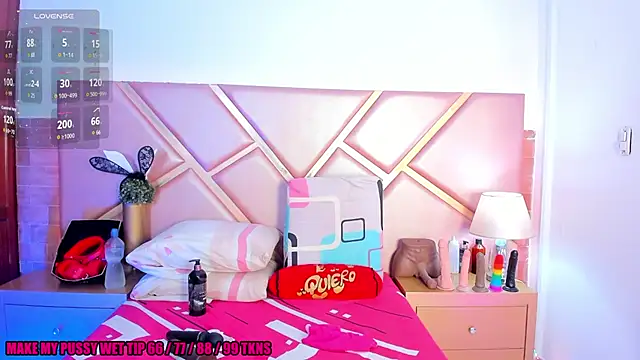 SophieSinclair - Play Boobs with Oil