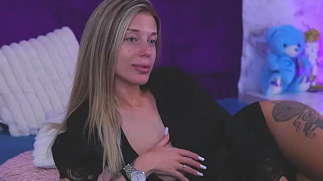 EllinaNuria Adlı Modelin Canlı XXX Sohbeti