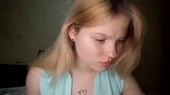 MargoTray - Lick my sexy fingers