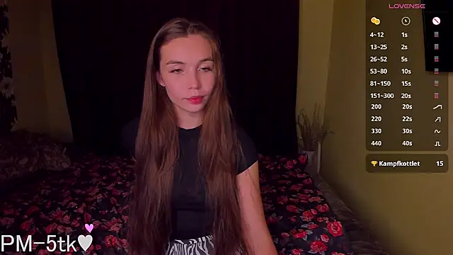 Chatroom XXX en direct de YonaBones