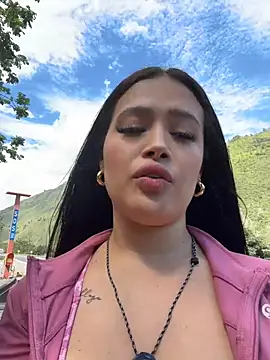 Sara_fun - Nude in car 🤫around people street