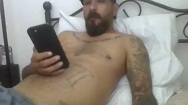 Call_Me_Snacks' Live XXX Chat