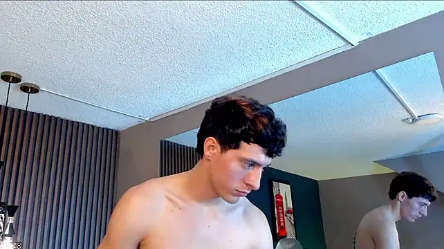 TheGhostforeeonss Chat XXX live