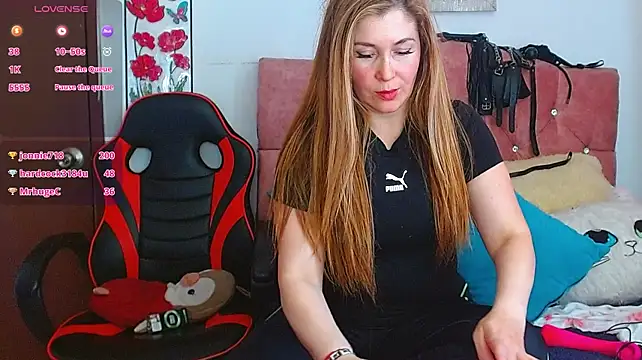 Natalyhotstepmom Adlı Modelin Canlı XXX Sohbeti
