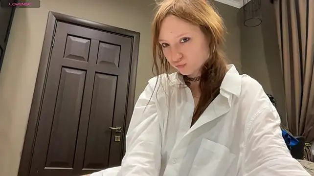 FlaviaDevost's Live XXX Chat