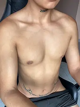 Sembang XXX Secara Langsung Strange_Twink
