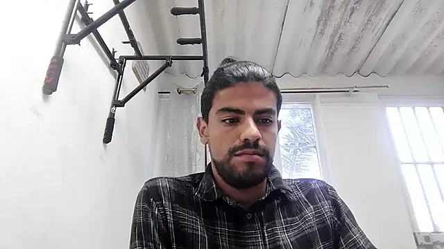 XXX chat uživo modela JBond007BBC