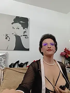 RebeccaNoble - Oil my hot ass❤️‍🔥4 spaks