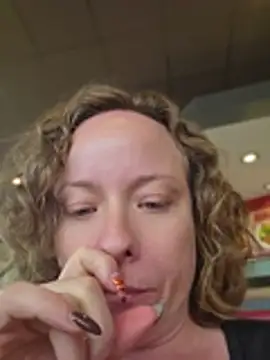 Julimonroe - Take out plug and finger ass 🔥
