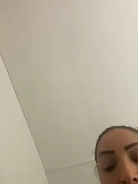 Chat XXX ao vivo de Roseemilf_