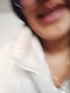 Emily-7's Live XXX Chat