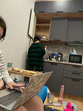 XXX chat uživo modela nahida77