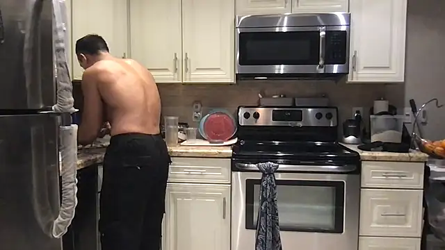 BigGuyMuscle XXX чат на живо