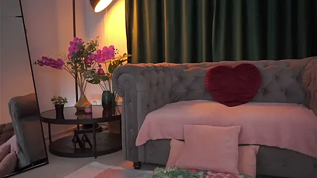دردشة Midnight_Seduction الجنسية المباشرة