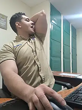 دردشة Officeb0y الجنسية المباشرة