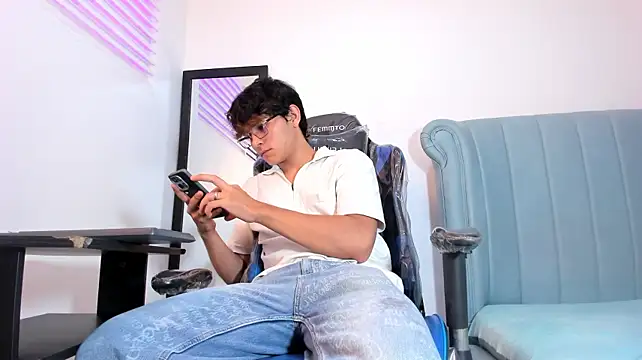 JamesCurlsn Live XXX chat