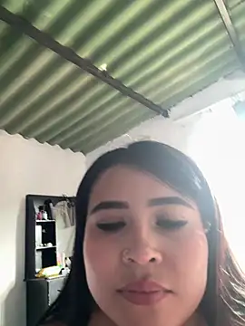 LunnaMoretii2's Live XXX Chat
