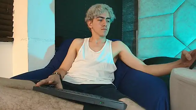 Chatroom XXX en direct de Tyler_Mcrey