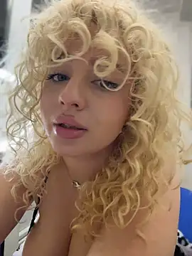 CurlyDaisy - LT gets snapchat+1 sexy video + 3 min CT