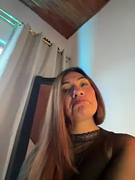 Czat XXX na żywo – emmily_d
