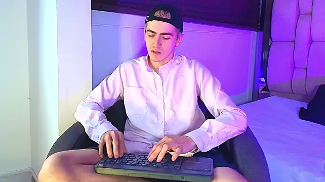 Tyler_Mcrey live XXX chat