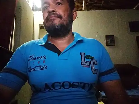 tarra122 Adlı Modelin Canlı XXX Sohbeti