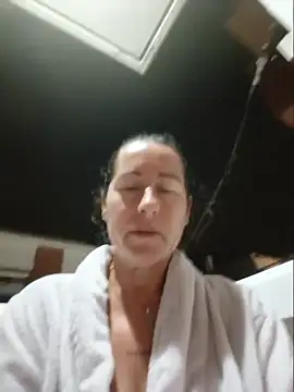 Bichota85 - Escupir tetas+ 3 videos LT